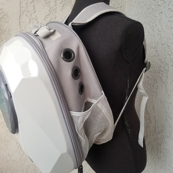 Portable travel cat carrier with versatile/interchangeable peep hole - Picture 4 of 10